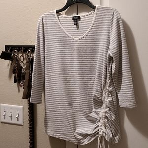 Jones New V-Neckline Top